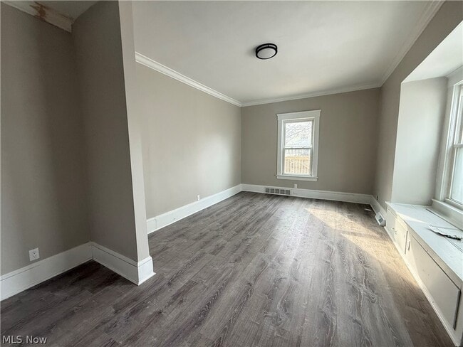 Building Photo - 3876 W 17th St