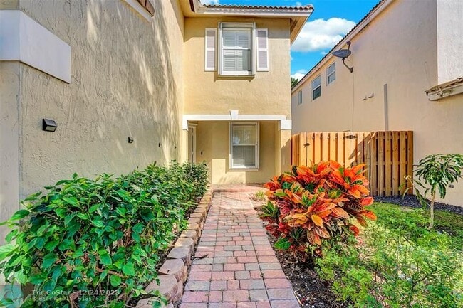 Building Photo - 4013 NW 63rd St