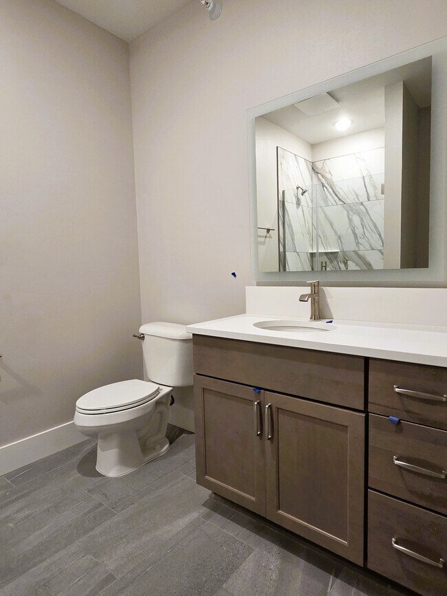 Baño - Flats at 44 North