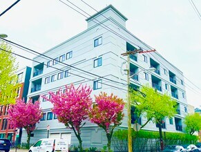 Building Photo - 420 Jefferson St