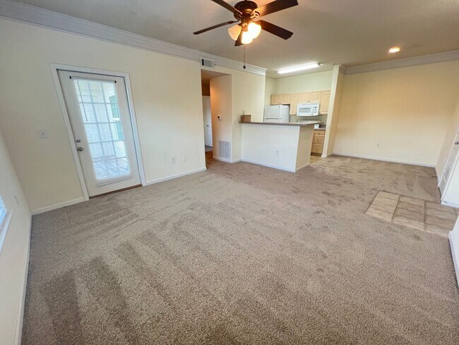 Building Photo - 1 Bedroom 1 Bath Condo at Madison at Park ...