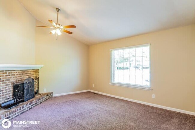 Foto del edificio - 8611 Glaser Ln, Louisville, KY 40291