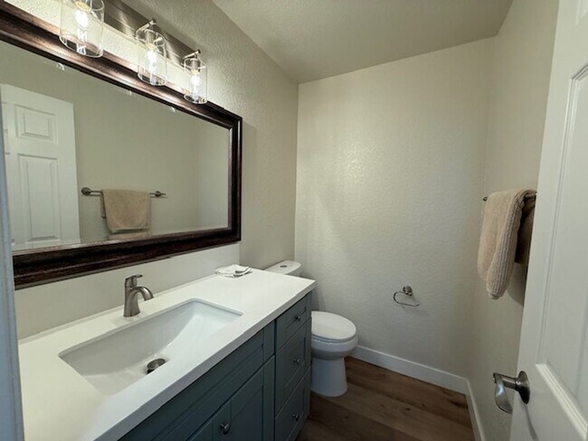 Foto del edificio - Beautiful 2 Bedroom 1.5 Bath Home