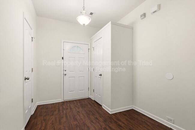 Foto del edificio - 5472 Shirley Jean Ct