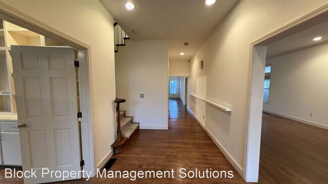 Foto del edificio - 3 br, 2.5 bath House - 2338 42nd Ave E