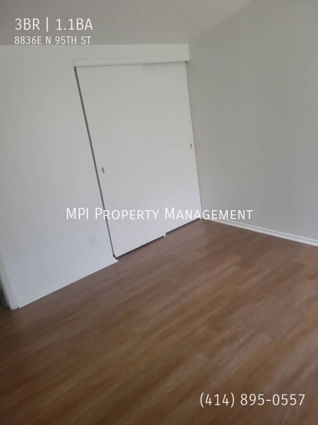 Foto del edificio - 8836E N 95TH St