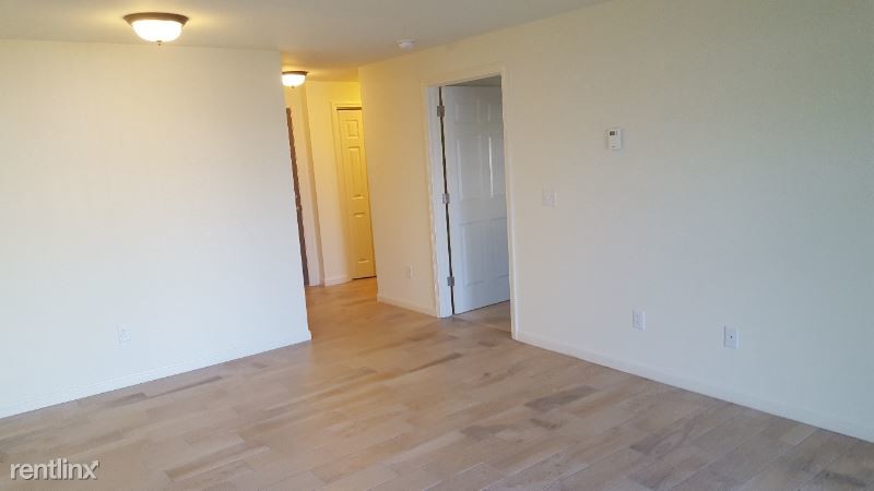Building Photo - 124 Lilac Ln