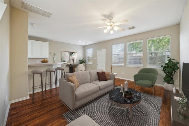 Foto del edificio - 16815 Carrollton Creek Ln
