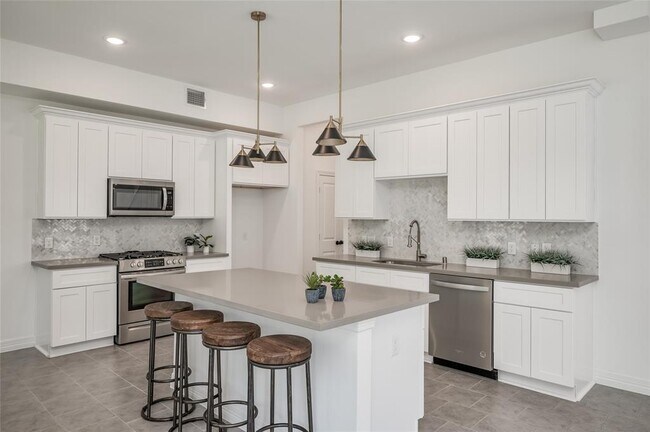 Foto del edificio - 3522 Talia Wood Ct