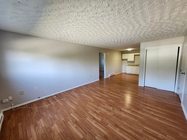 Building Photo - 8 Scott AvenueUnit 6