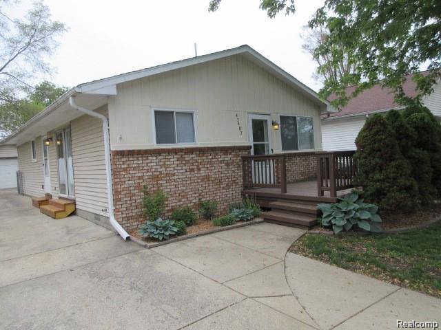 Primary Photo - 47487 Greenview Rd