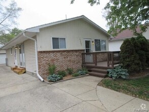 Building Photo - 47487 Greenview Rd