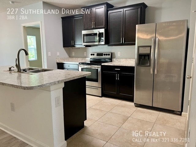 Building Photo - Spacious 3/2 in Palm Bay gated community a...
