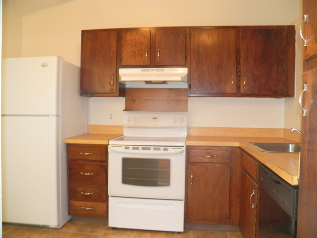 Building Photo - 3269 Cloverplace Dr