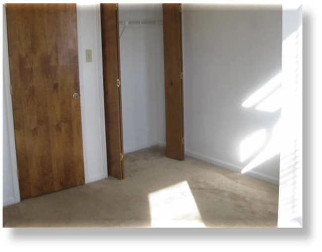Building Photo - 2024 Elmhurst Ln