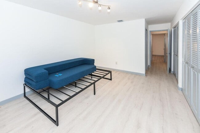 Foto del edificio - 848 SW 9th St Cir