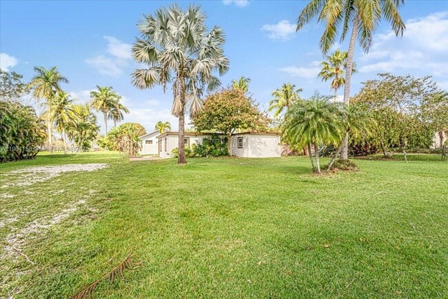 Foto del edificio - 4421 SW 73rd Terrace