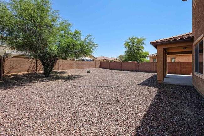 Foto del edificio - 16982 W Rio Vista Ln