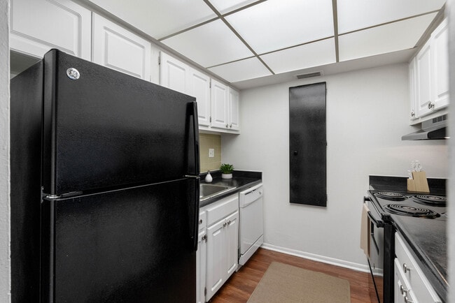 Building Photo - Regency