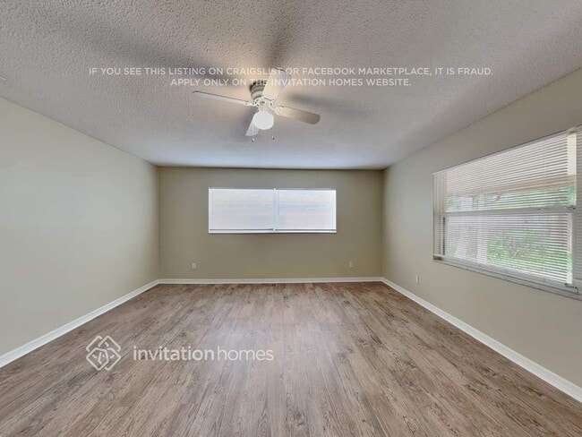 Building Photo - 384 St Dunstan Way