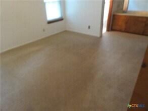 Building Photo - 139 Lone Oak St