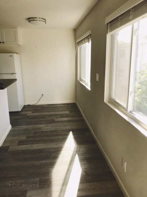 Building Photo - 4625 Sylmar Ave