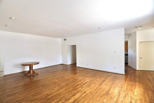 Foto del edificio - 402 Rosalie St