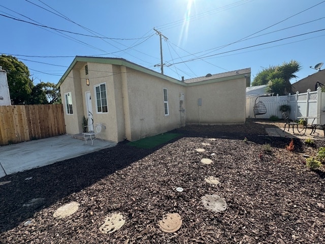 Lado de la casa - 7529 La Salle Ave