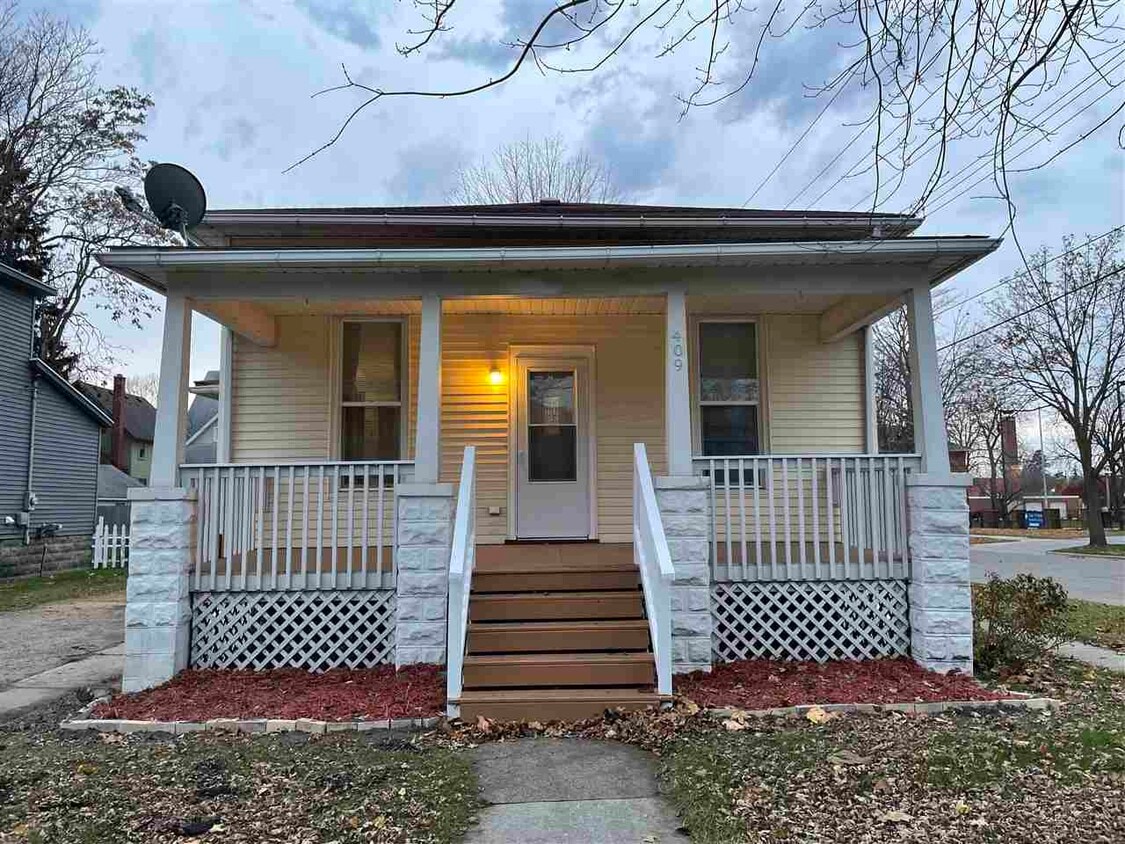 Primary Photo - 409 Litchfield St