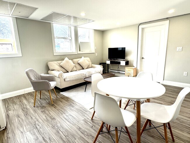 Photo du bâtiment - 1495 Gladstone Ave