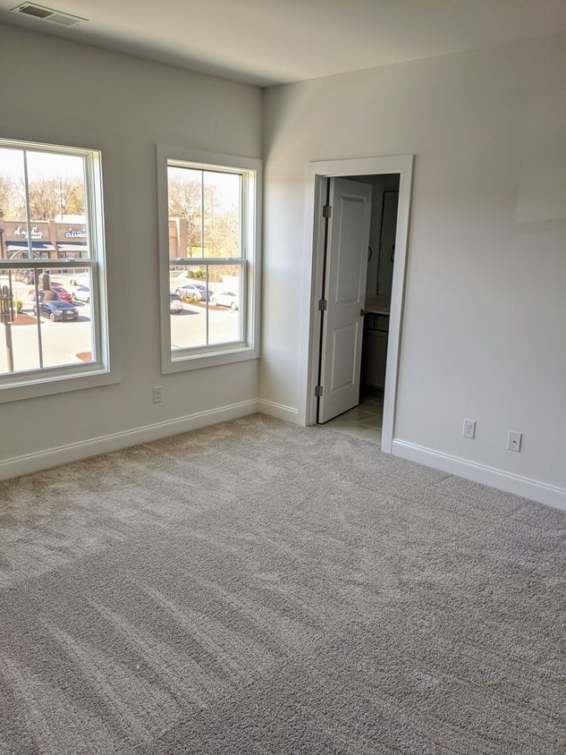 Primary Photo - Luxury Town Homes In Williamson County Sch...
