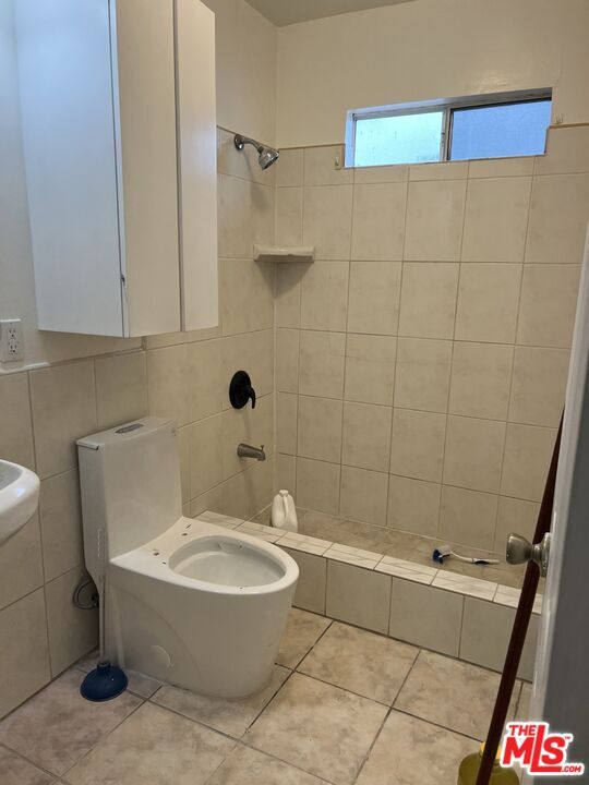 Foto del edificio - 22032 Meyler St