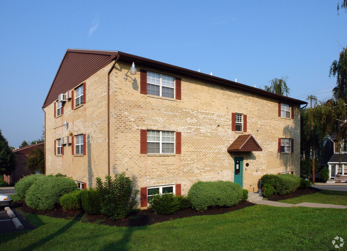 Primary Photo - 706 S Woodward St