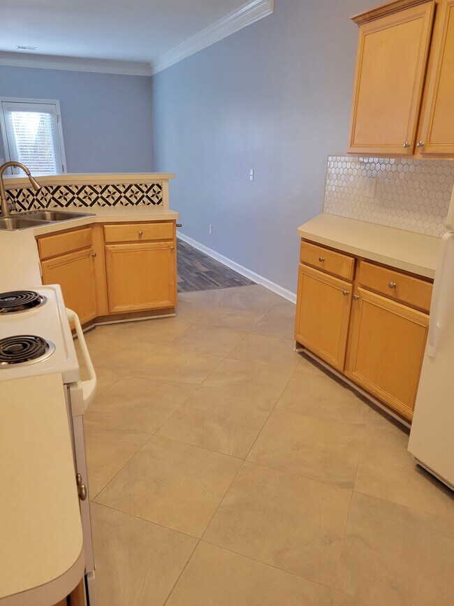 kitchen - 3779 Town Square Cir NW