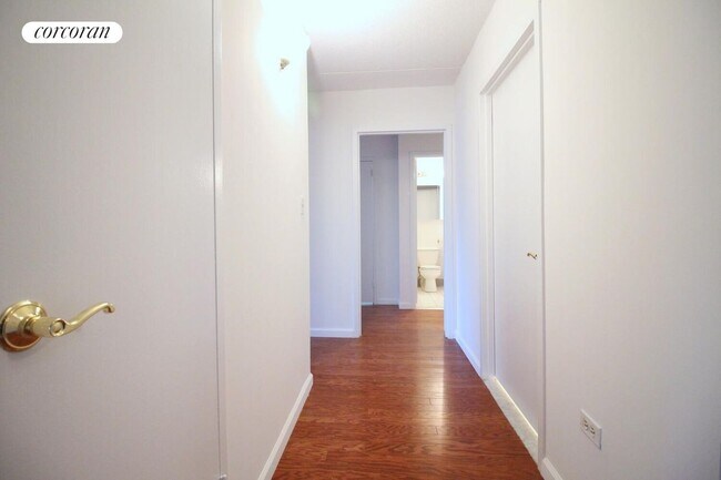 Foto del edificio - 225 Eighth Avenue 9D