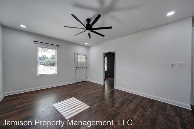 Building Photo - 3 br, 2 bath House - 726 Marble St