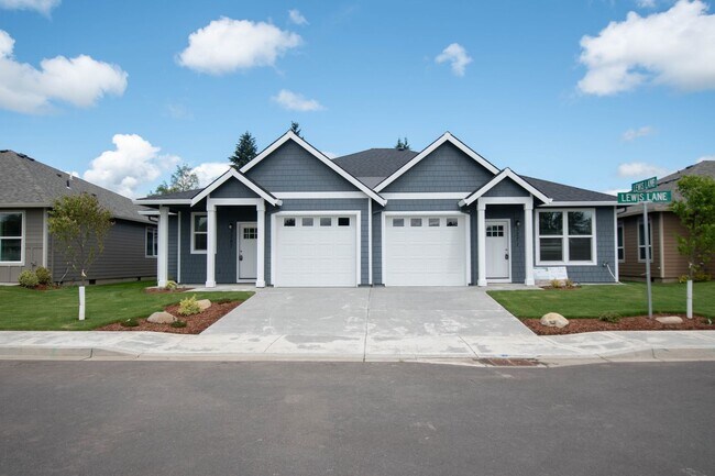 Building Photo - 2BD Duplex in Great Washougal Location! Be...