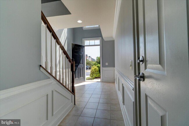 Foto del edificio - 2447 Brookmoor Ln