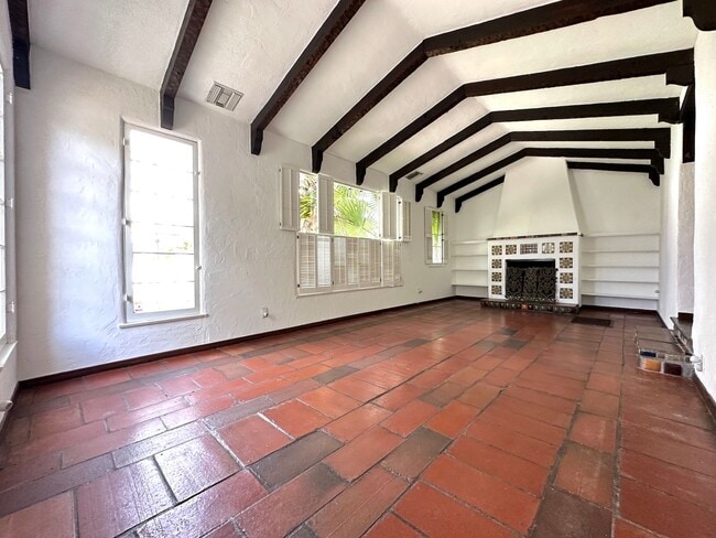 Building Photo - 6233 Commodore Sloat Dr