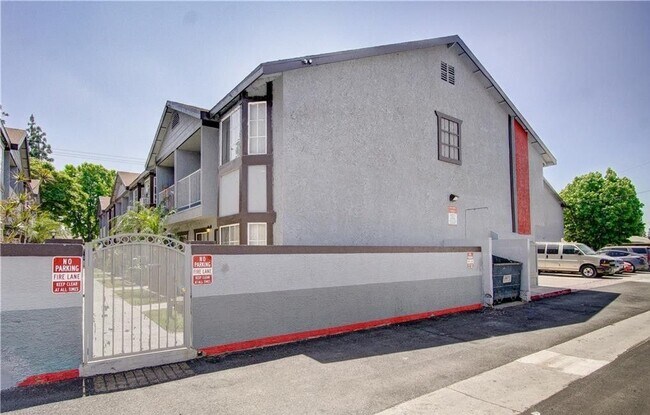 Foto del edificio - 7947 Garfield Ave