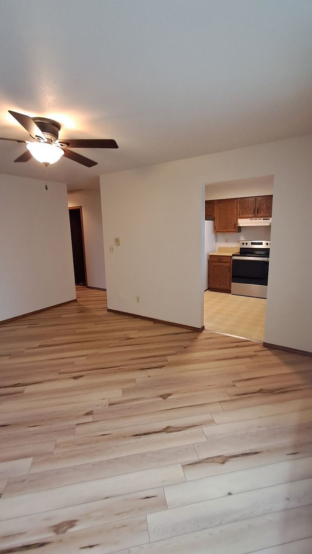 Building Photo - 6006 Boxwood Dr