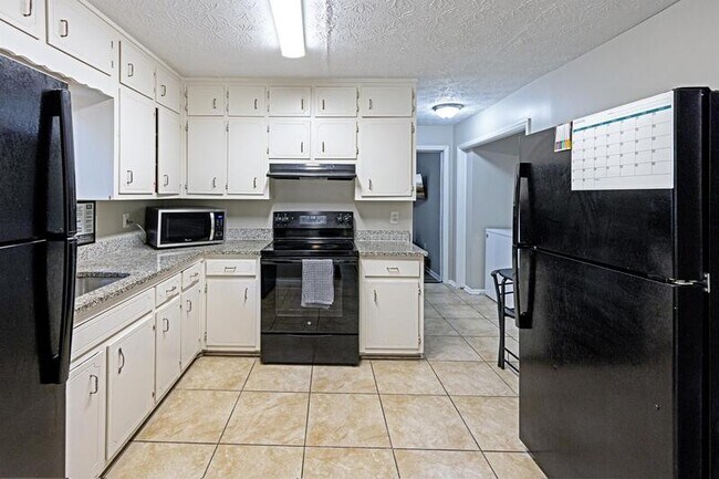 Foto del edificio - 6968 Alden Ridge Rd