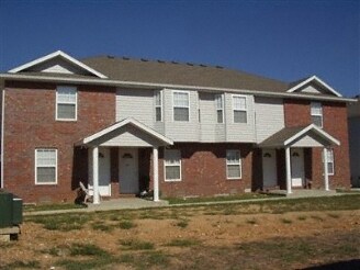 Foto principal - 5700-5796 N Orange Ln