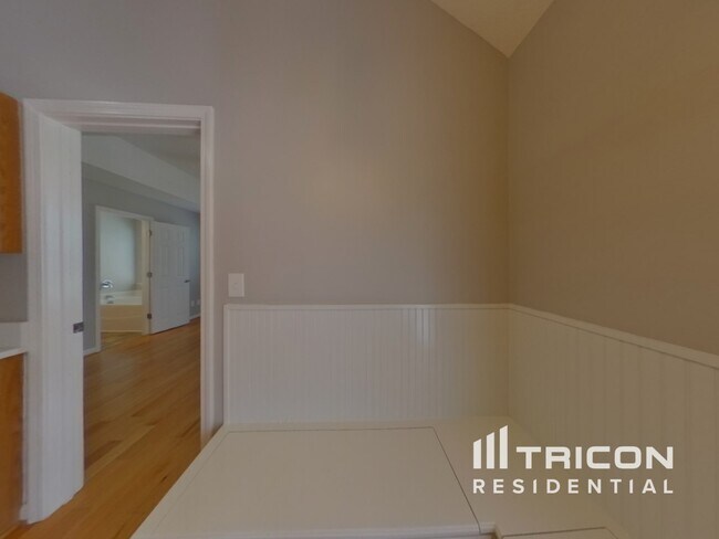 Building Photo - 922 Hollow Hill Ct
