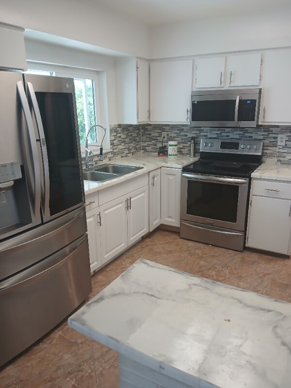 Foto del edificio - 6641 Miramar Pkwy
