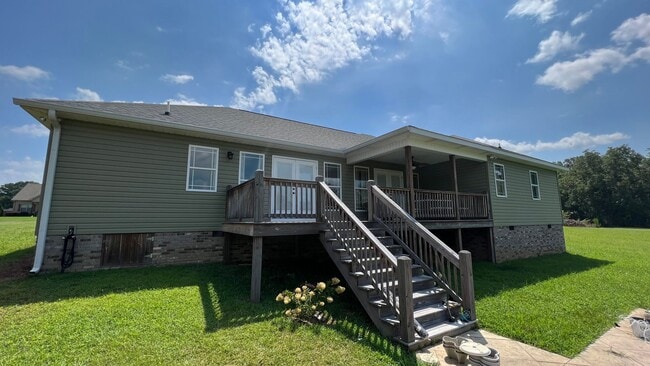 Building Photo - Great Southside Neighborhood!