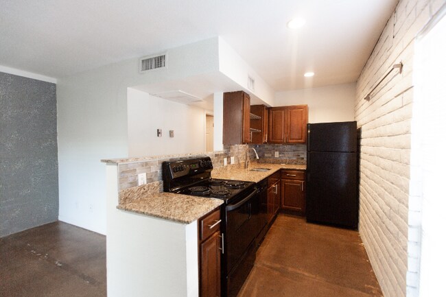 Foto del edificio - 1835 E Don Carlos