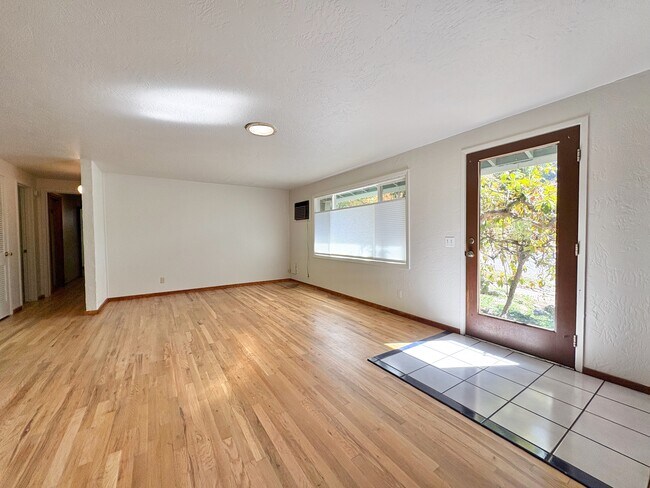 Foto del edificio - 3060 Onyx St