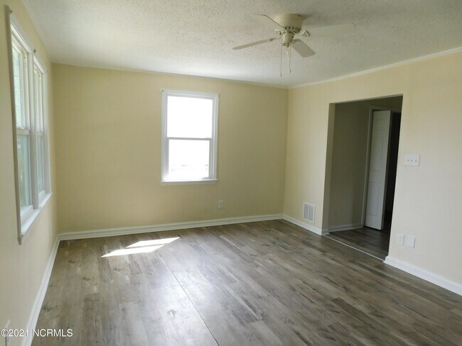 Foto del edificio - 324-326 Starling St