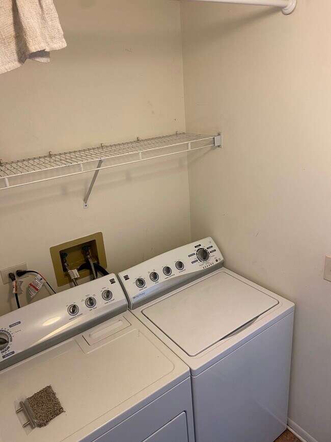 Foto del edificio - 608 Woodhaven Dr